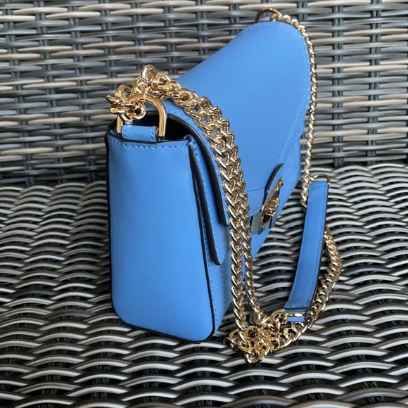 Michael Kors Kinsley Medium Flap Shoulder Bag Crossbody in French Blue - Picture 14 of 16